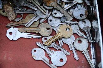 how to store private key with password