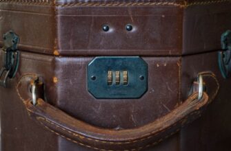 is it safe to store crypto wallet safely